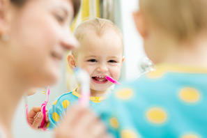 Kinder und Zhneputzen: Dran bleiben!